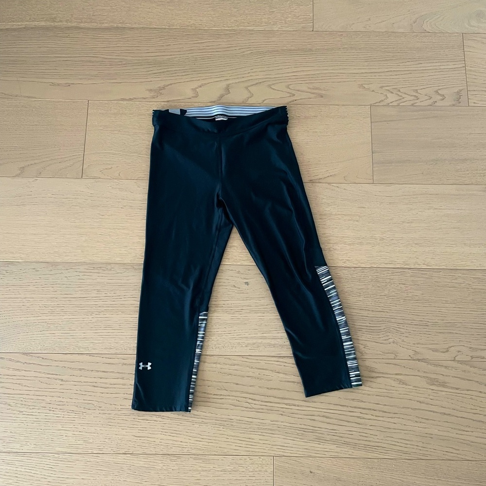 Under Armour Mid-Rise Capri Athletic Leggings